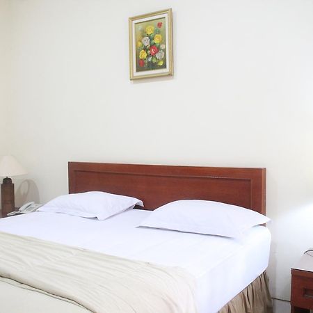 Gardena Homestay Surabaya Bagian luar foto