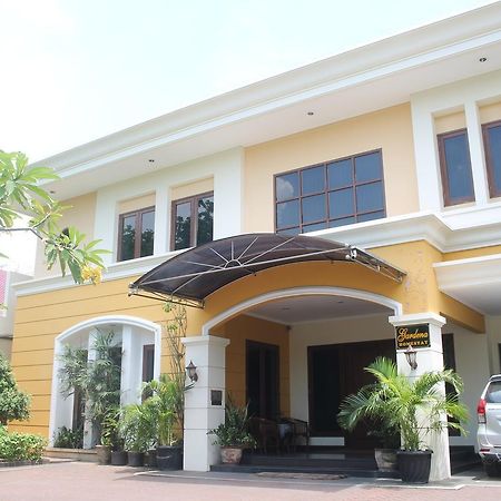 Gardena Homestay Surabaya Bagian luar foto