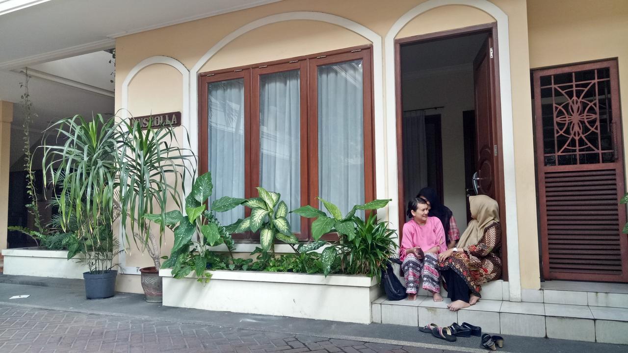 Gardena Homestay Surabaya Bagian luar foto