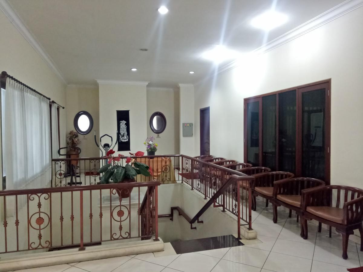 Gardena Homestay Surabaya Bagian luar foto