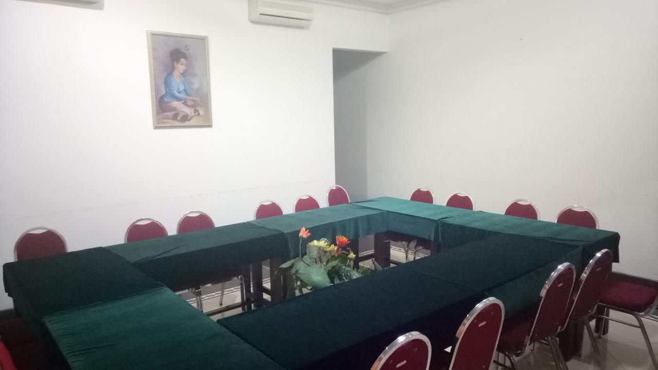 Gardena Homestay Surabaya Bagian luar foto